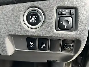 Used 2018 Mitsubishi L200 Barbarian Green - Interior and Exterior details 13