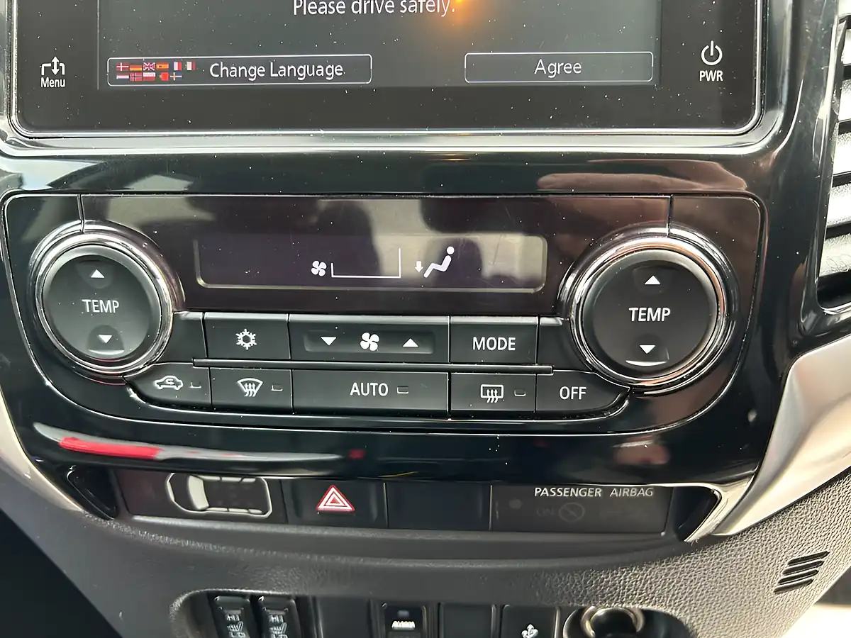 Used 2018 Mitsubishi L200 Barbarian Green - Interior and Exterior details 17