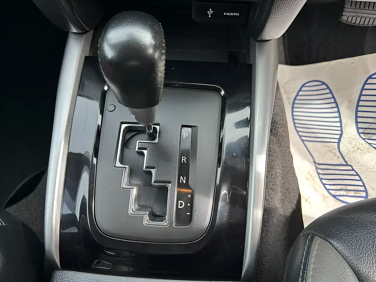 Used 2018 Mitsubishi L200 Barbarian Green - Interior and Exterior details 18