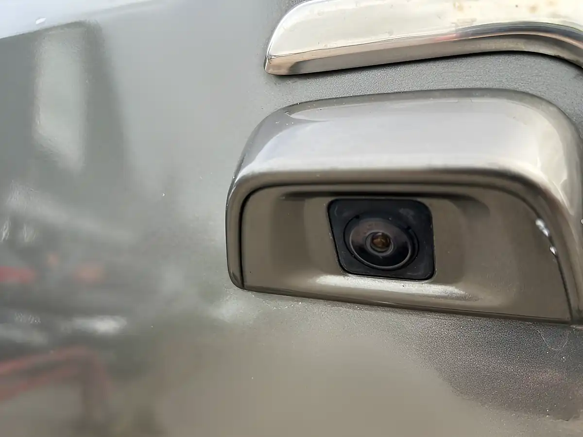 Used 2018 Mitsubishi L200 Barbarian Green - Interior and Exterior details 5