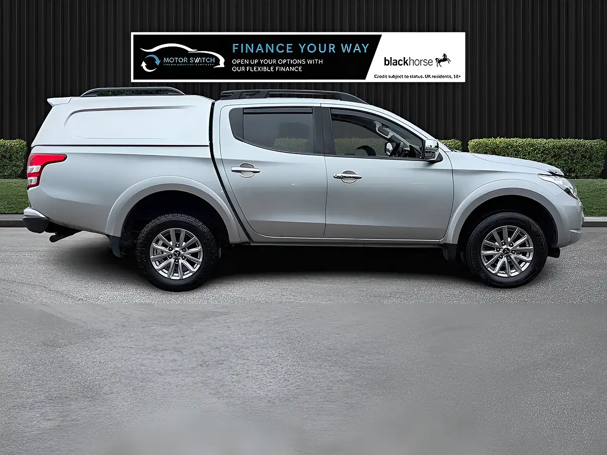 Used 2018 Mitsubishi L200 Barbarian Silver - Interior and Exterior details 10