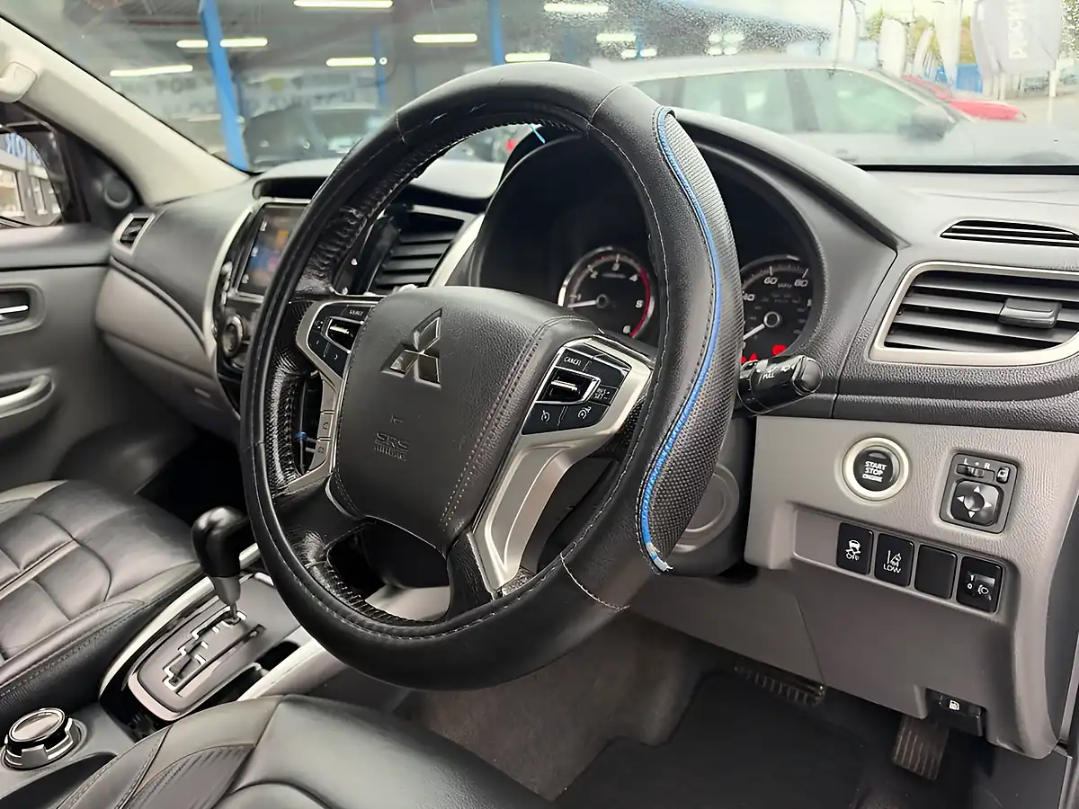 Used 2018 Mitsubishi L200 Barbarian Silver - Interior and Exterior details 14