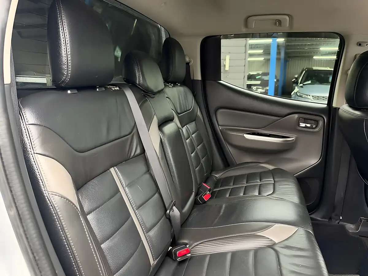 Used 2018 Mitsubishi L200 Barbarian Silver - Interior and Exterior details 18
