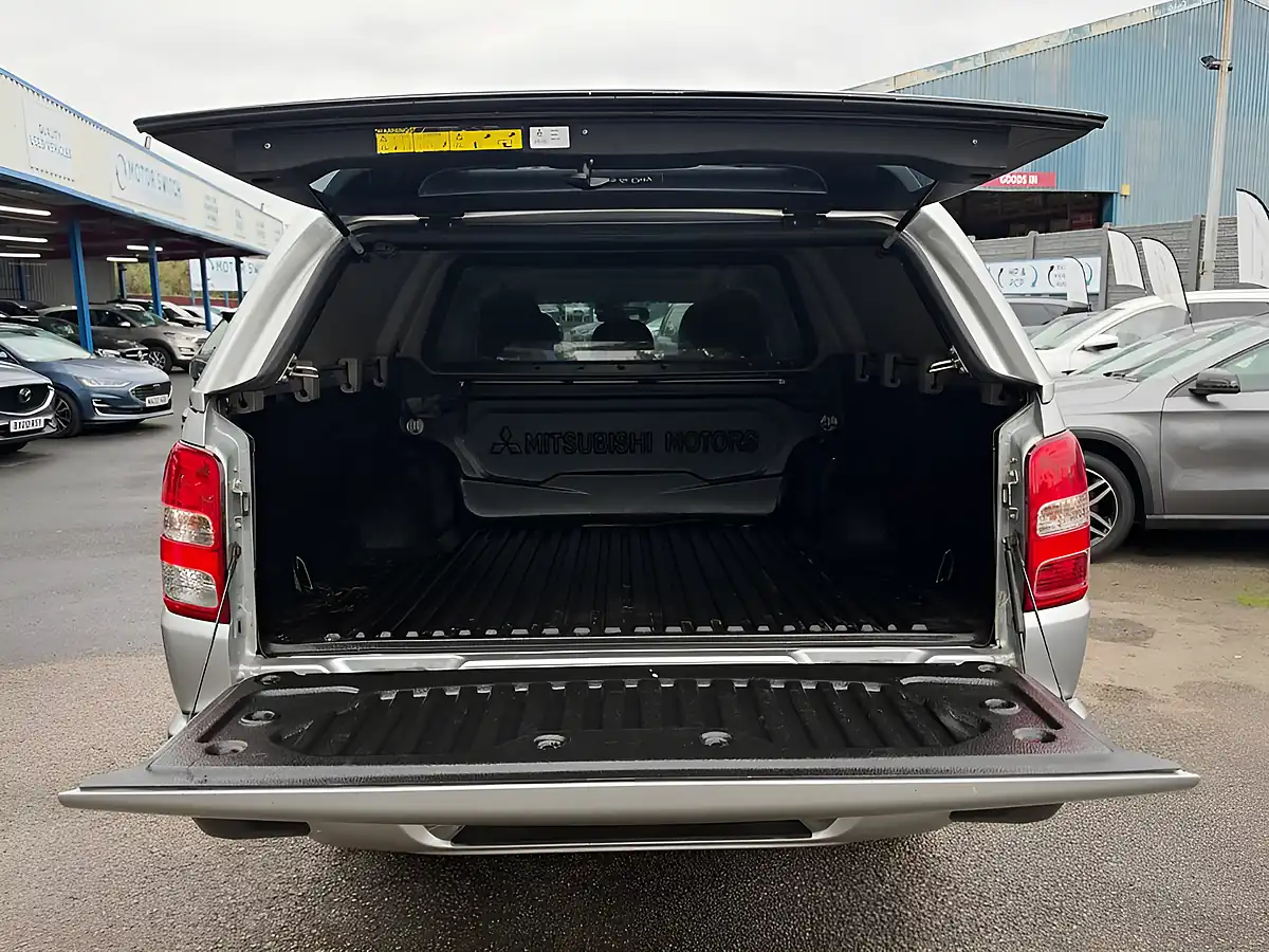 Used 2018 Mitsubishi L200 Barbarian Silver - Interior and Exterior details 20