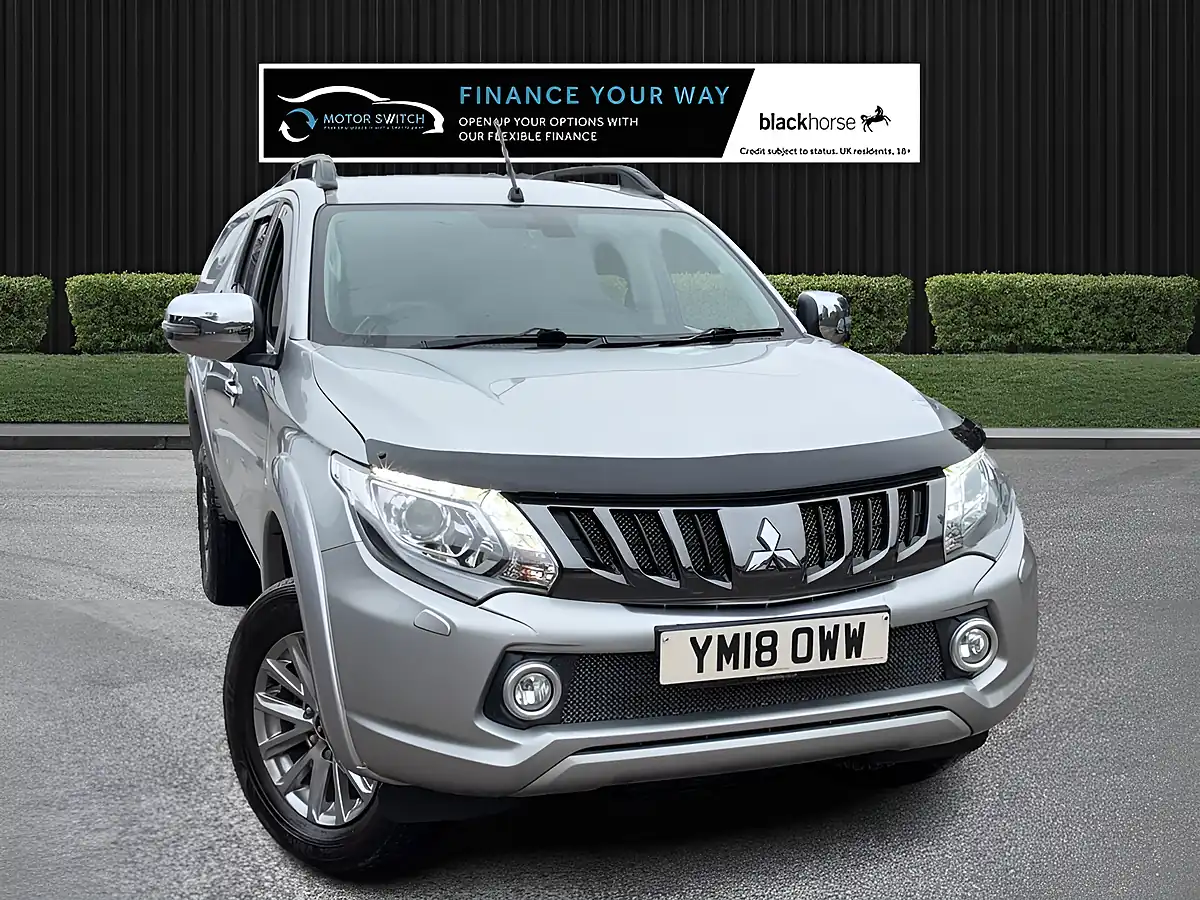 Used 2018 Mitsubishi L200 Barbarian Silver - Interior and Exterior details 5