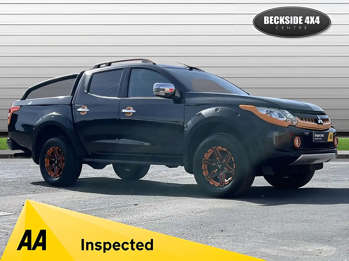 Used 2018 Mitsubishi L200 Barbarian Svp Ii Diamond Black - Front View