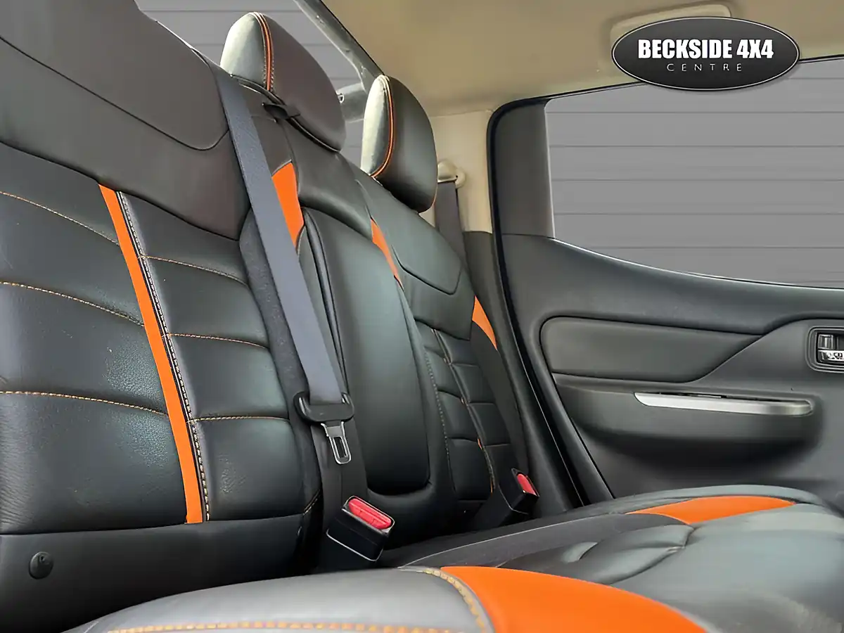Used 2018 Mitsubishi L200 Barbarian Svp Ii Diamond Black - Interior and Exterior details 16
