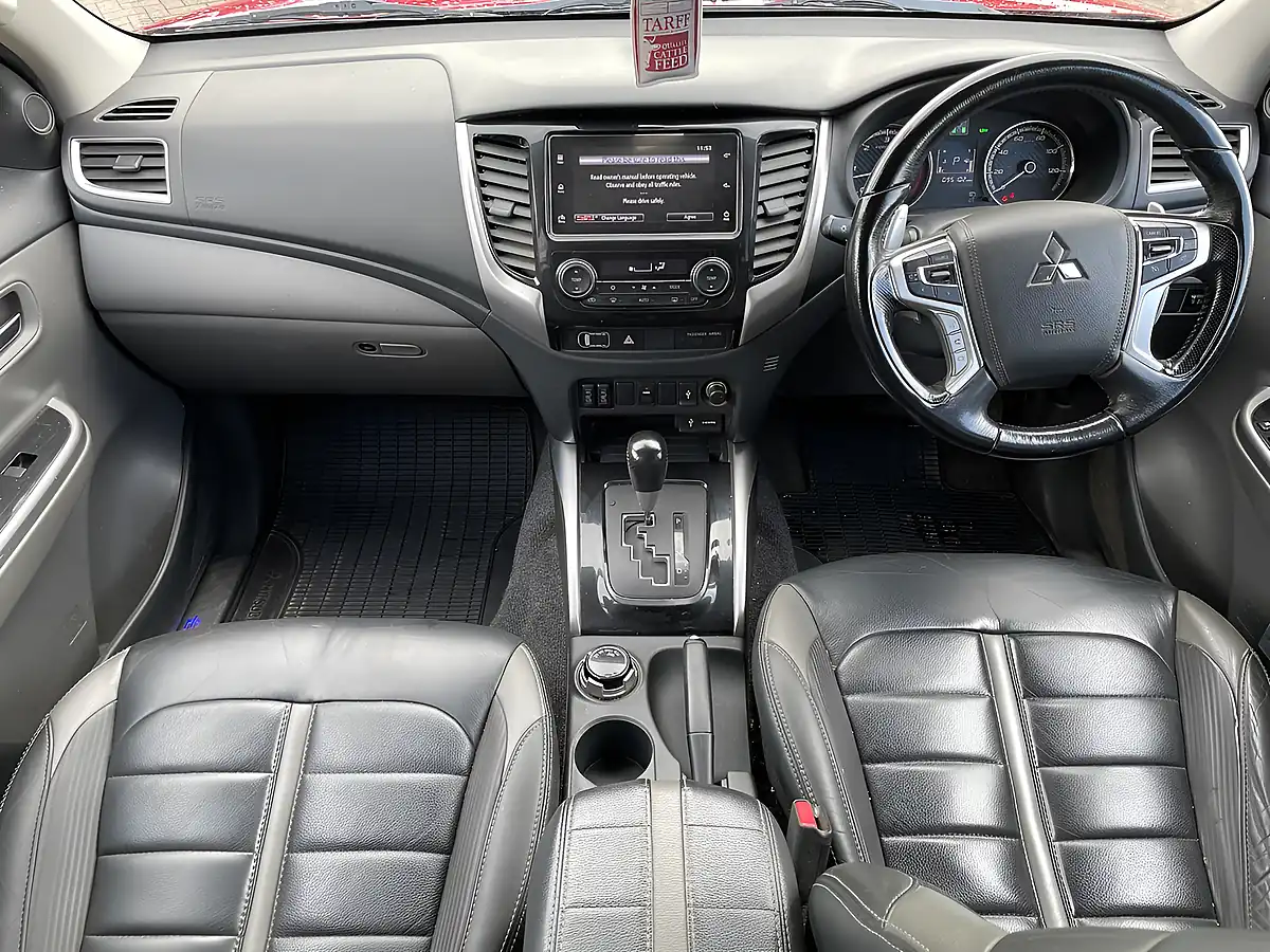 Used 2018 Mitsubishi L200 Dc Barbarian Red - Interior and Exterior details 15