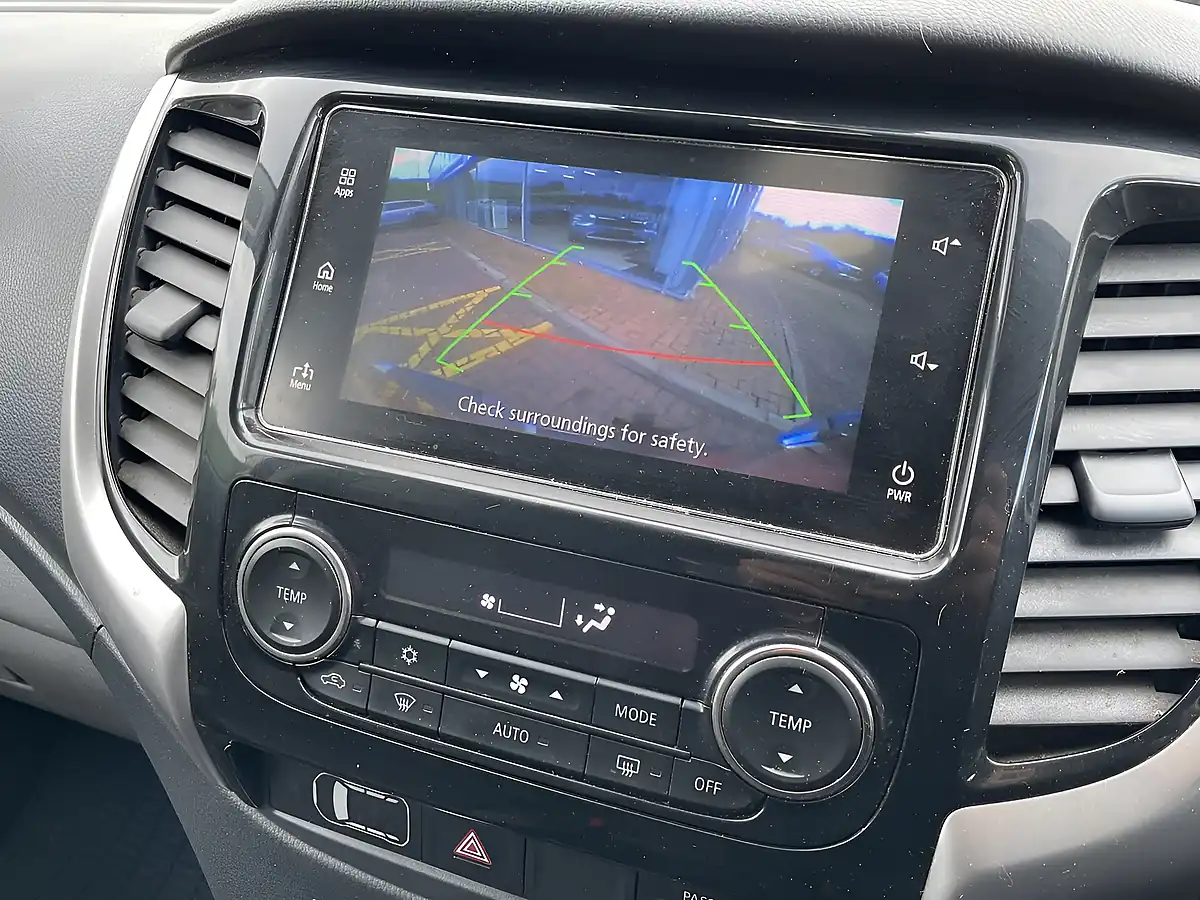 Used 2018 Mitsubishi L200 Dc Barbarian Red - Interior and Exterior details 16