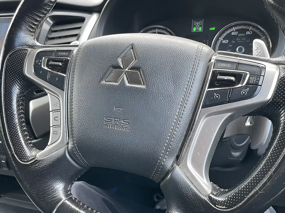 Used 2018 Mitsubishi L200 Dc Barbarian Red - Interior and Exterior details 18