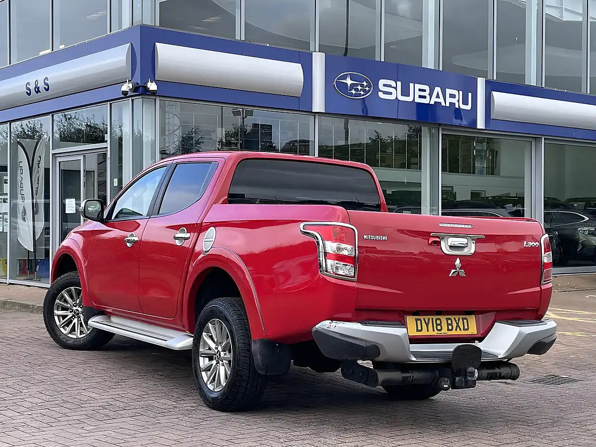 Used 2018 Mitsubishi L200 Dc Barbarian Red - Interior and Exterior details 6