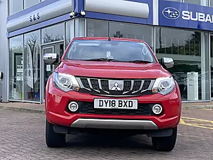 Used 2018 Mitsubishi L200 Dc Barbarian Red - Interior and Exterior details 9