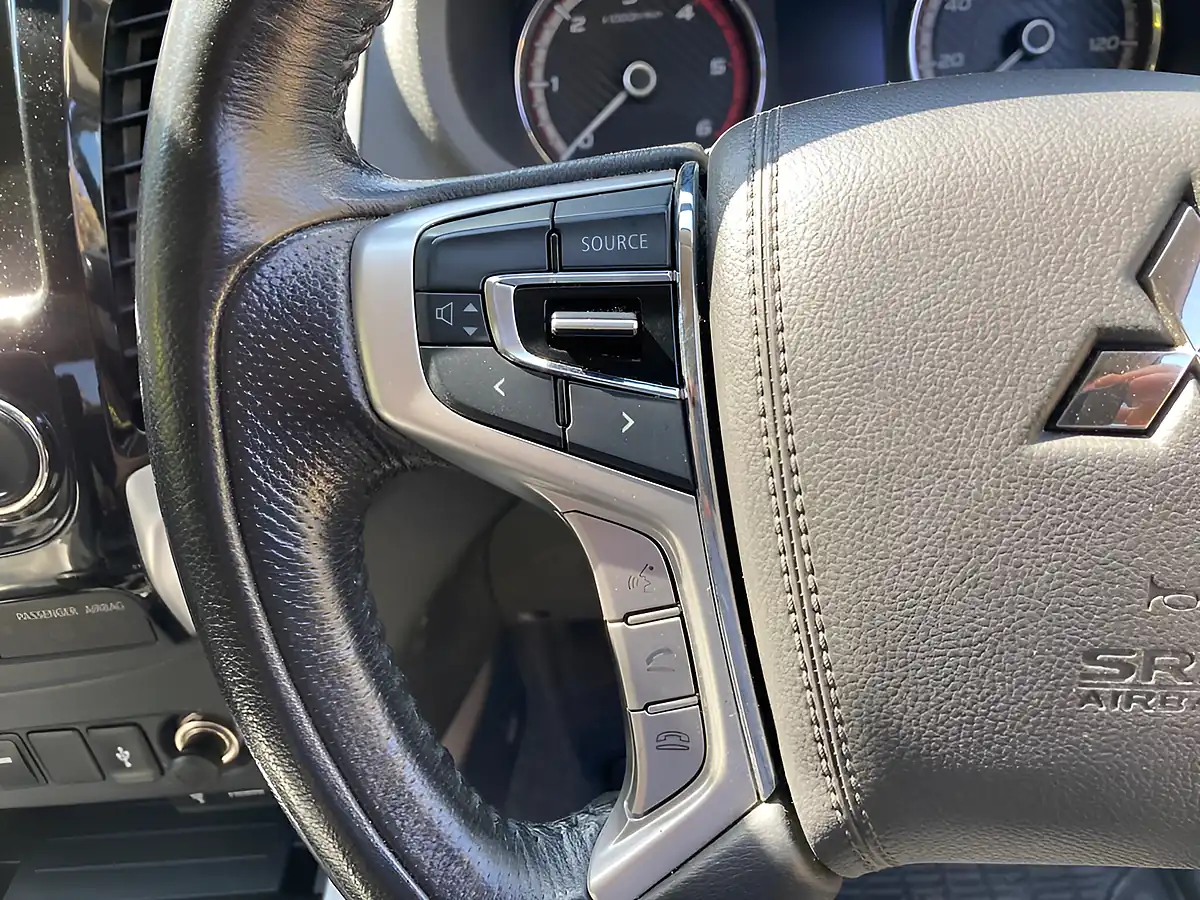Used 2018 Mitsubishi L200 Dc Warrior Green - Interior and Exterior details 18