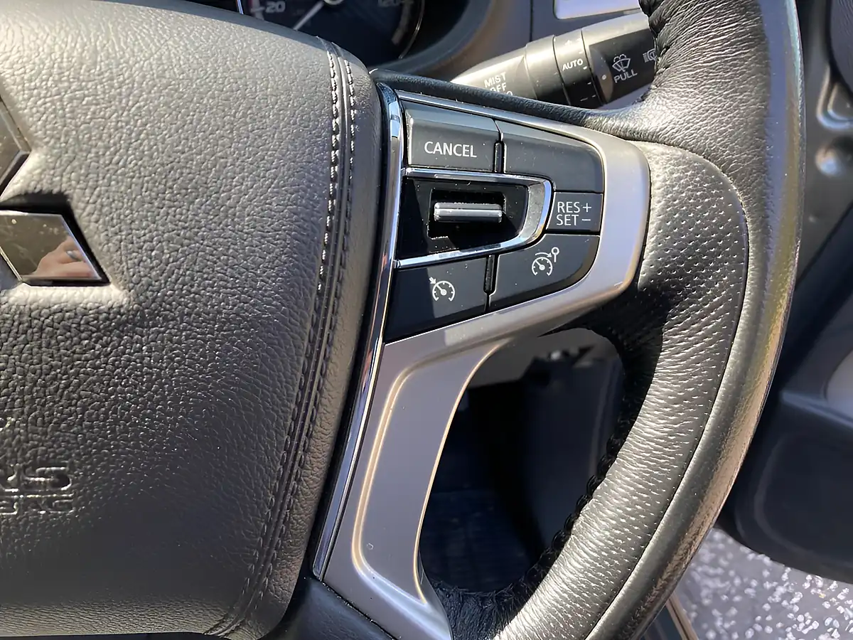 Used 2018 Mitsubishi L200 Dc Warrior Green - Interior and Exterior details 19