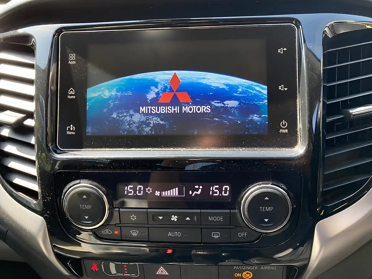 Used 2018 Mitsubishi L200 Dc Warrior Green - Interior and Exterior details 20