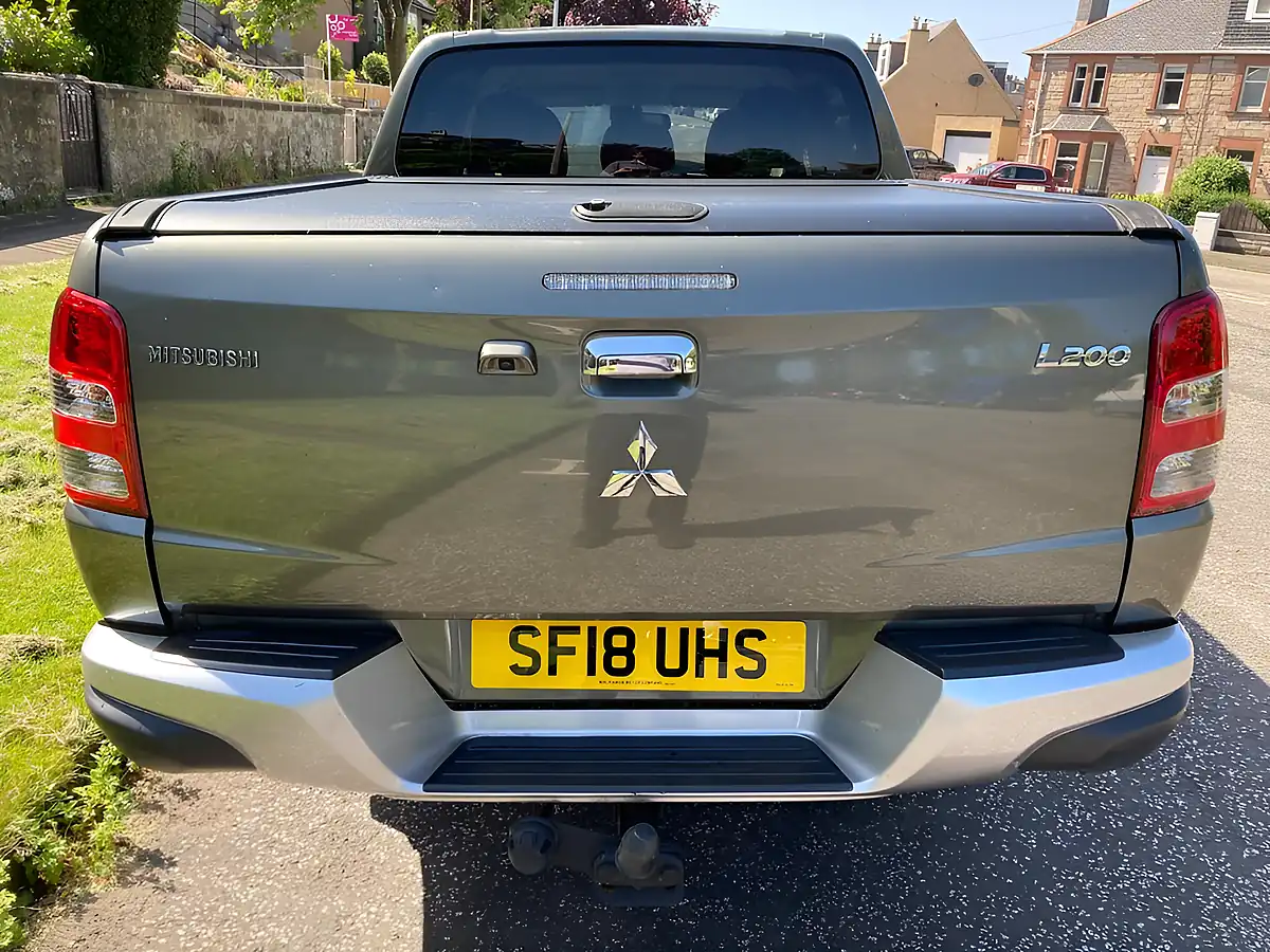 Used 2018 Mitsubishi L200 Dc Warrior Green - Interior and Exterior details 4