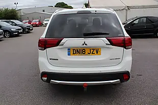 Used 2018 Mitsubishi Outlander 3 4WD White - Interior and Exterior details 9