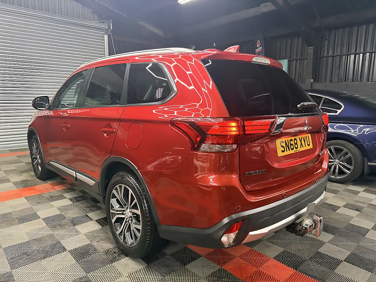 Used 2018 Mitsubishi Outlander 3 Red - Interior and Exterior details 10