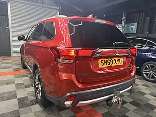 Used 2018 Mitsubishi Outlander 3 Red - Interior and Exterior details 11