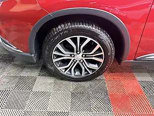Used 2018 Mitsubishi Outlander 3 Red - Interior and Exterior details 12