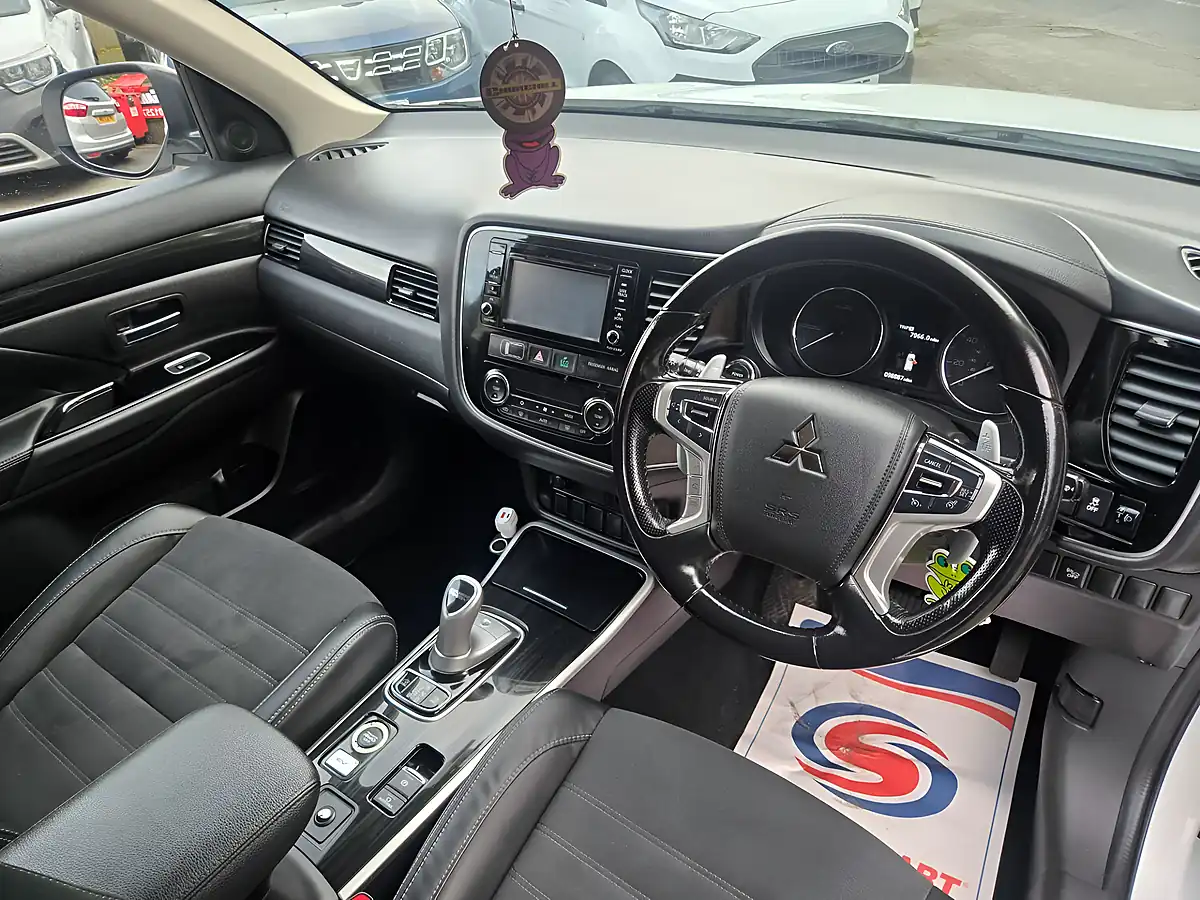 Used 2018 Mitsubishi Outlander 3h Commercial Auto White - Interior and Exterior details 15