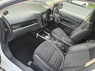 Used 2018 Mitsubishi Outlander 3h Commercial Auto White - Interior and Exterior details 5
