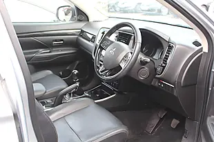 Used 2018 Mitsubishi Outlander 4 4WD Silver - Interior and Exterior details 2