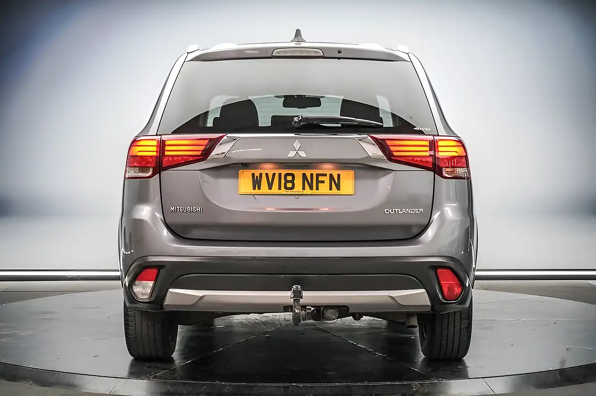 Used 2018 Mitsubishi Outlander 4 Atlantic Grey - Interior and Exterior details 10