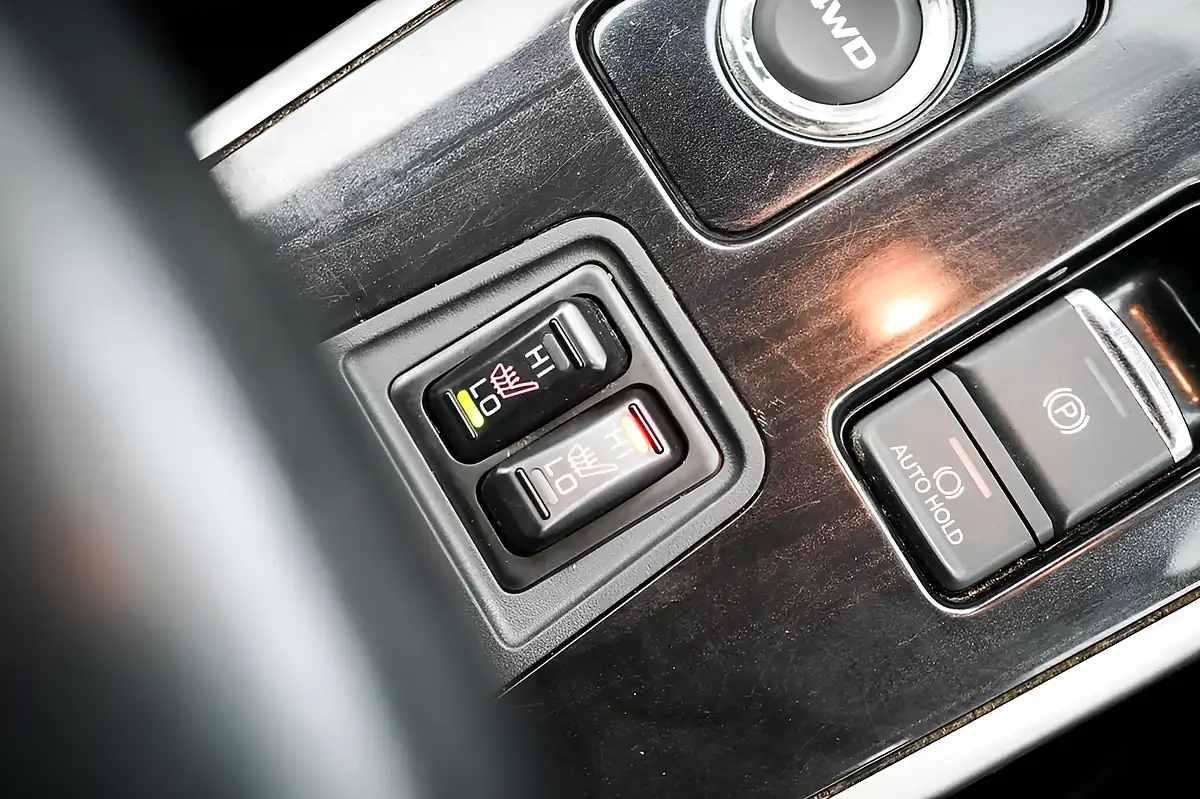 Used 2018 Mitsubishi Outlander 4 Atlantic Grey - Interior and Exterior details 17