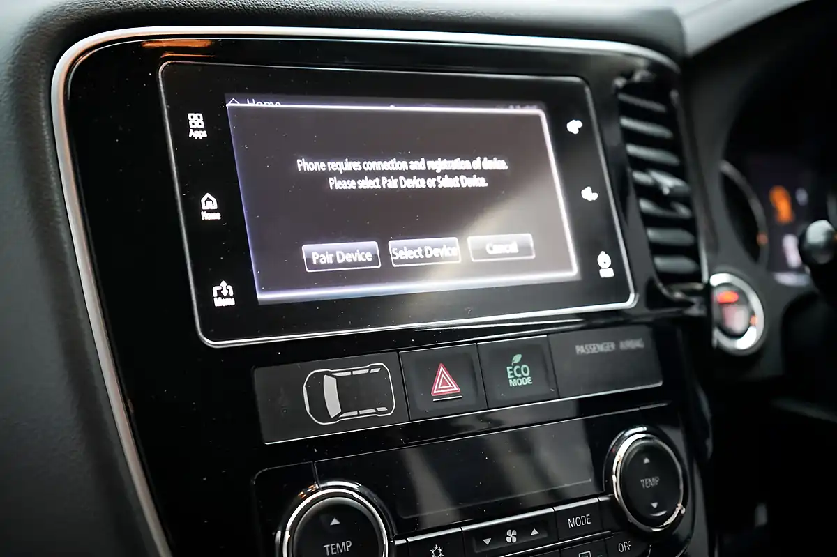 Used 2018 Mitsubishi Outlander 4 Atlantic Grey - Interior and Exterior details 18