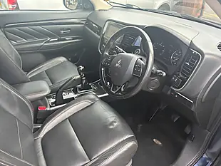 Used 2018 Mitsubishi Outlander 4 Blue - Interior and Exterior details 10