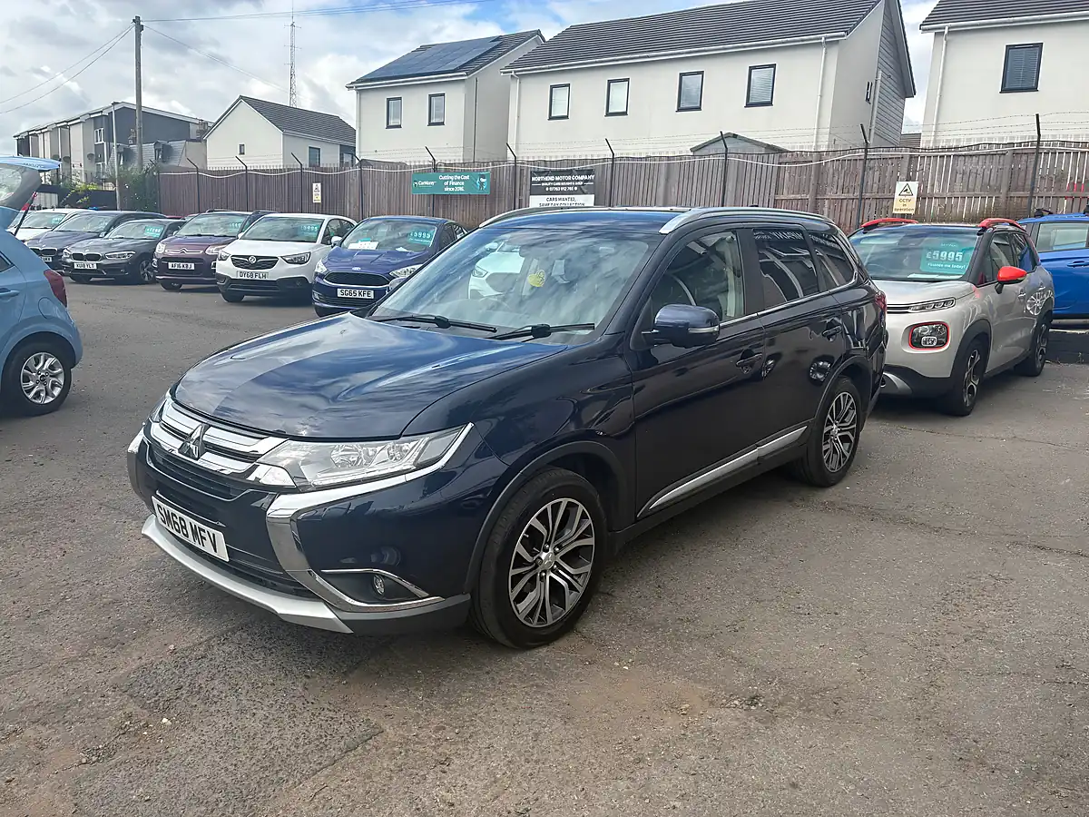 Used 2018 Mitsubishi Outlander 4 Blue - Interior and Exterior details 7