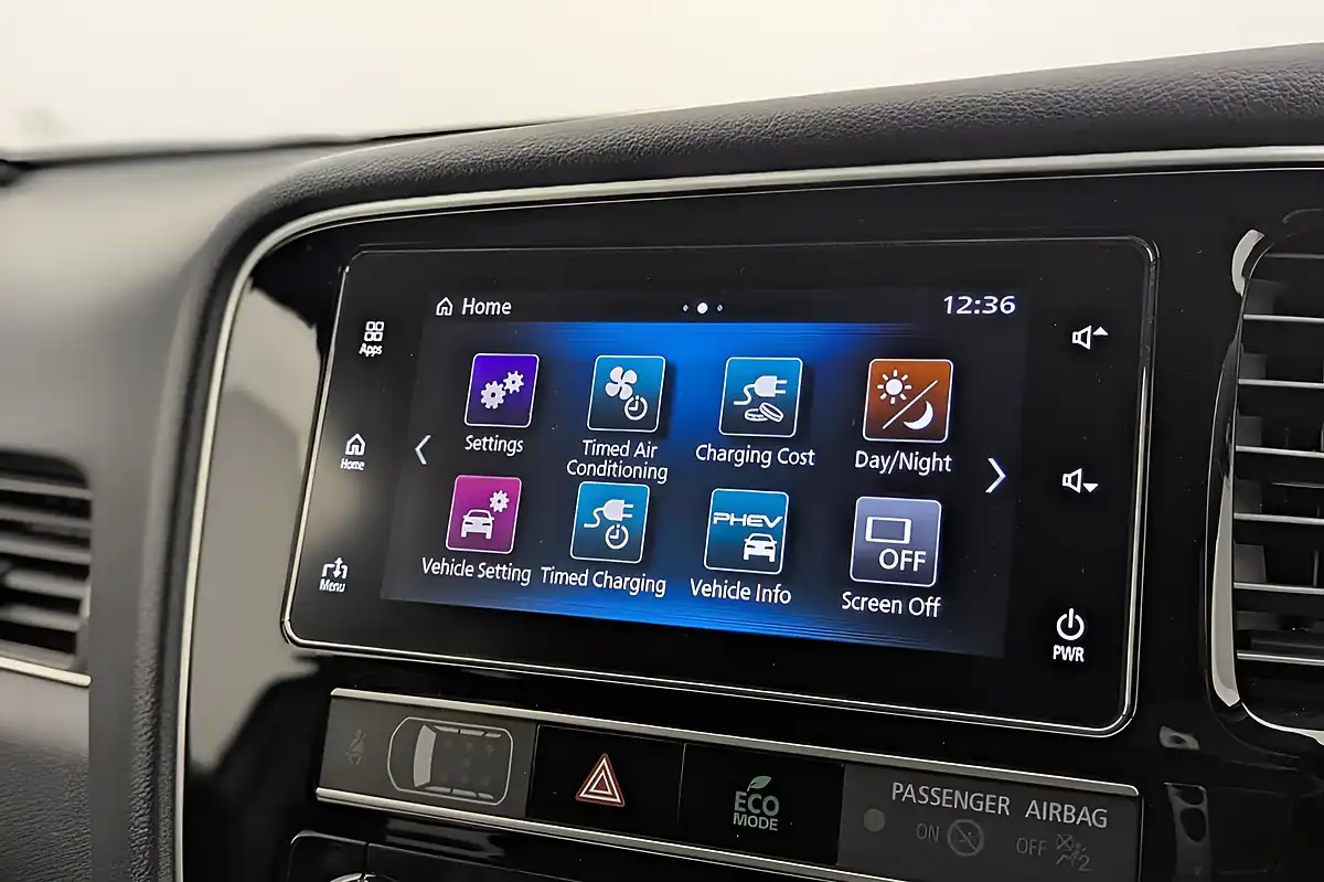 Used 2018 Mitsubishi Outlander 4h Grey - Interior and Exterior details 12
