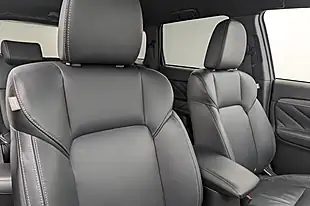Used 2018 Mitsubishi Outlander 4h Grey - Interior and Exterior details 14