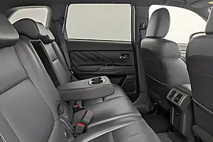 Used 2018 Mitsubishi Outlander 4h Grey - Interior and Exterior details 15