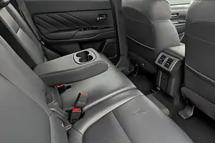 Used 2018 Mitsubishi Outlander 4h Grey - Interior and Exterior details 16