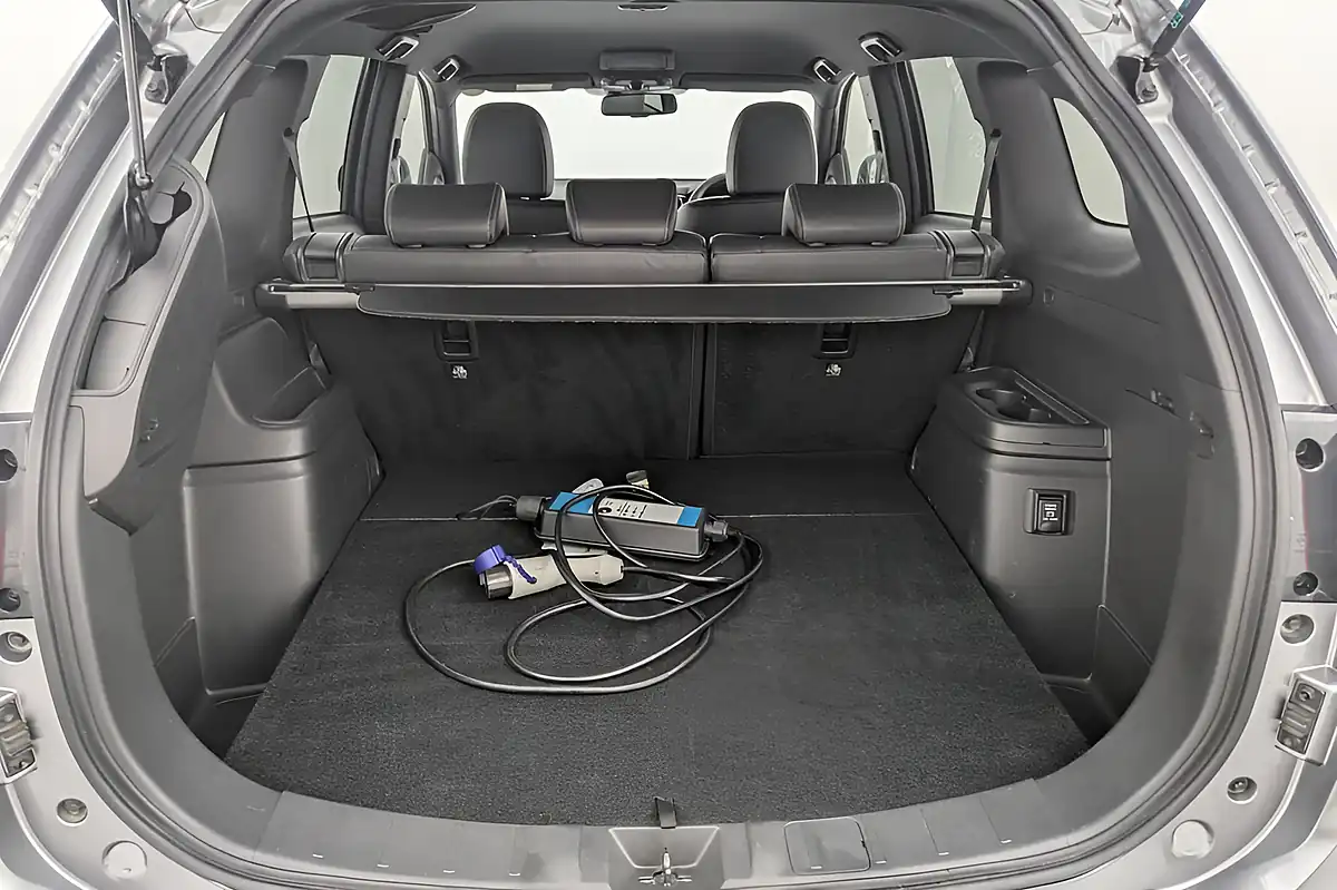 Used 2018 Mitsubishi Outlander 4h Grey - Interior and Exterior details 18