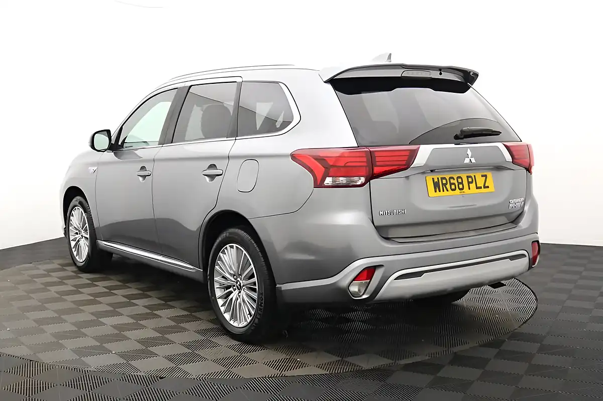 Used 2018 Mitsubishi Outlander 4h Grey - Interior and Exterior details 6