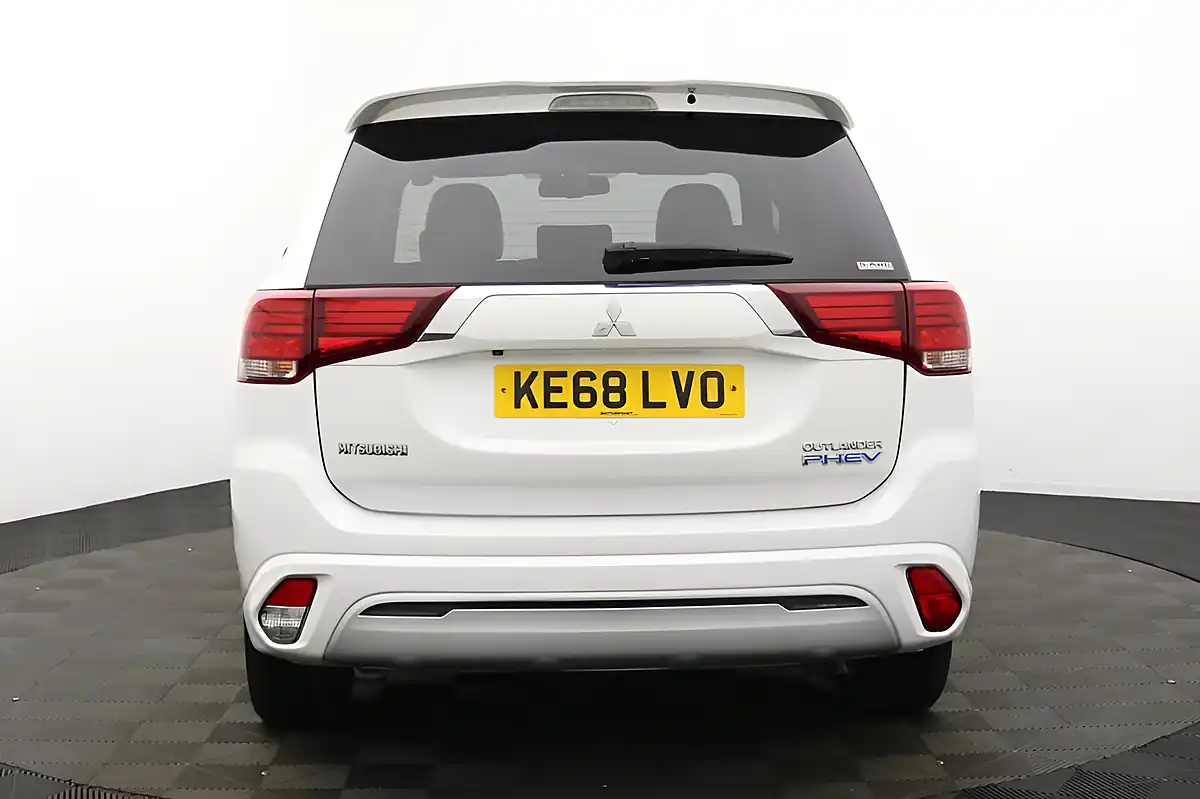 Used 2018 Mitsubishi Outlander 4h White - Interior and Exterior details 5