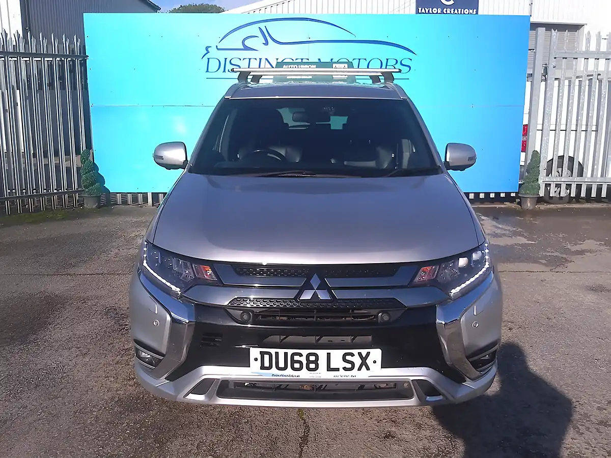 Used 2018 Mitsubishi Outlander 4hs Silver - Interior and Exterior details 2