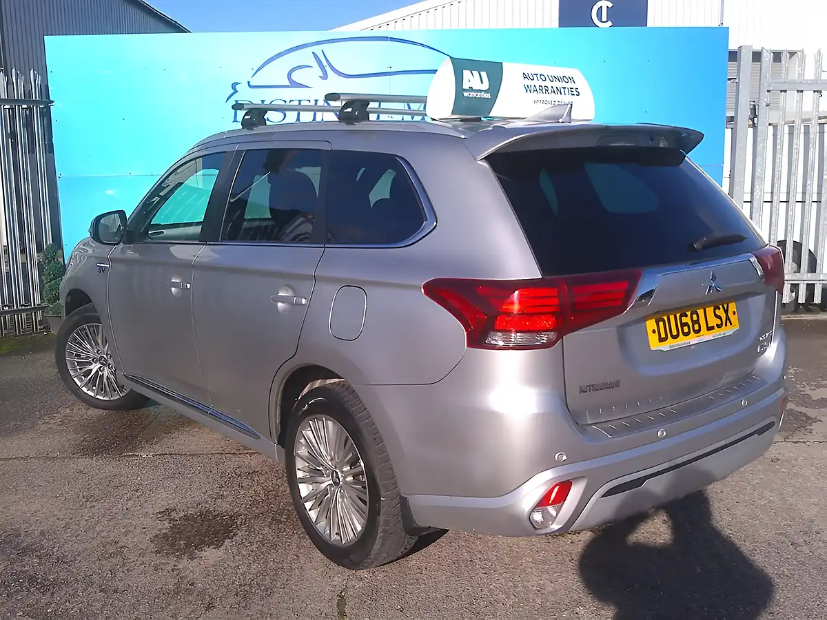 Used 2018 Mitsubishi Outlander 4hs Silver - Interior and Exterior details 4