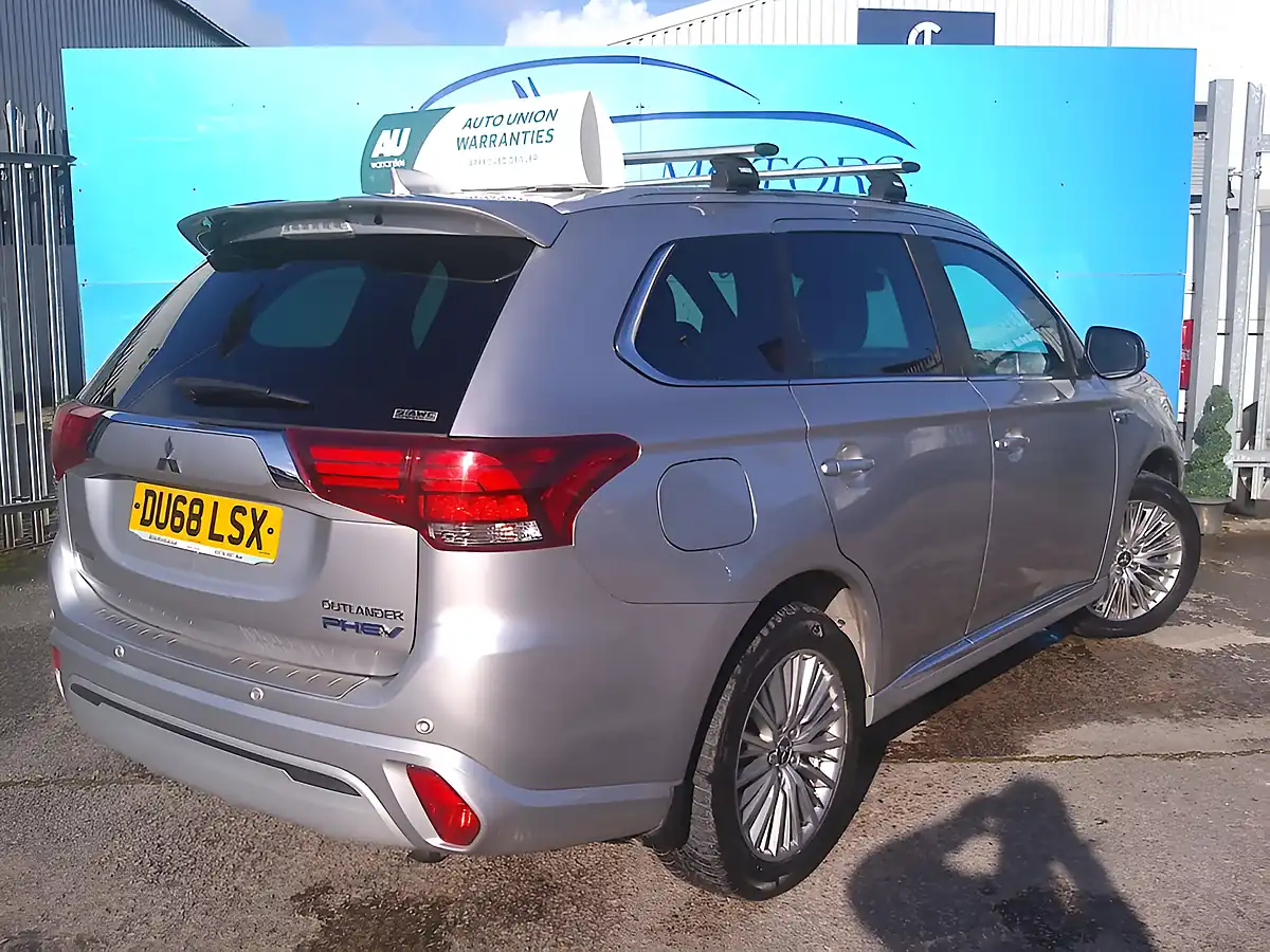 Used 2018 Mitsubishi Outlander 4hs Silver - Interior and Exterior details 6
