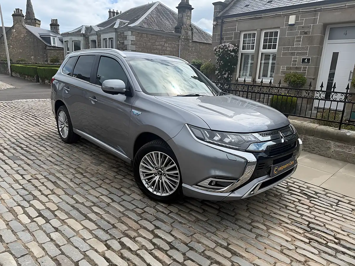 Used 2018 Mitsubishi Outlander Atlantic Grey - Front View