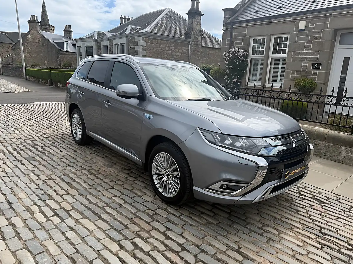 Used 2018 Mitsubishi Outlander Atlantic Grey - Interior and Exterior details 13