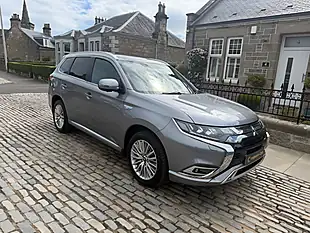 Used 2018 Mitsubishi Outlander Atlantic Grey - Interior and Exterior details 16