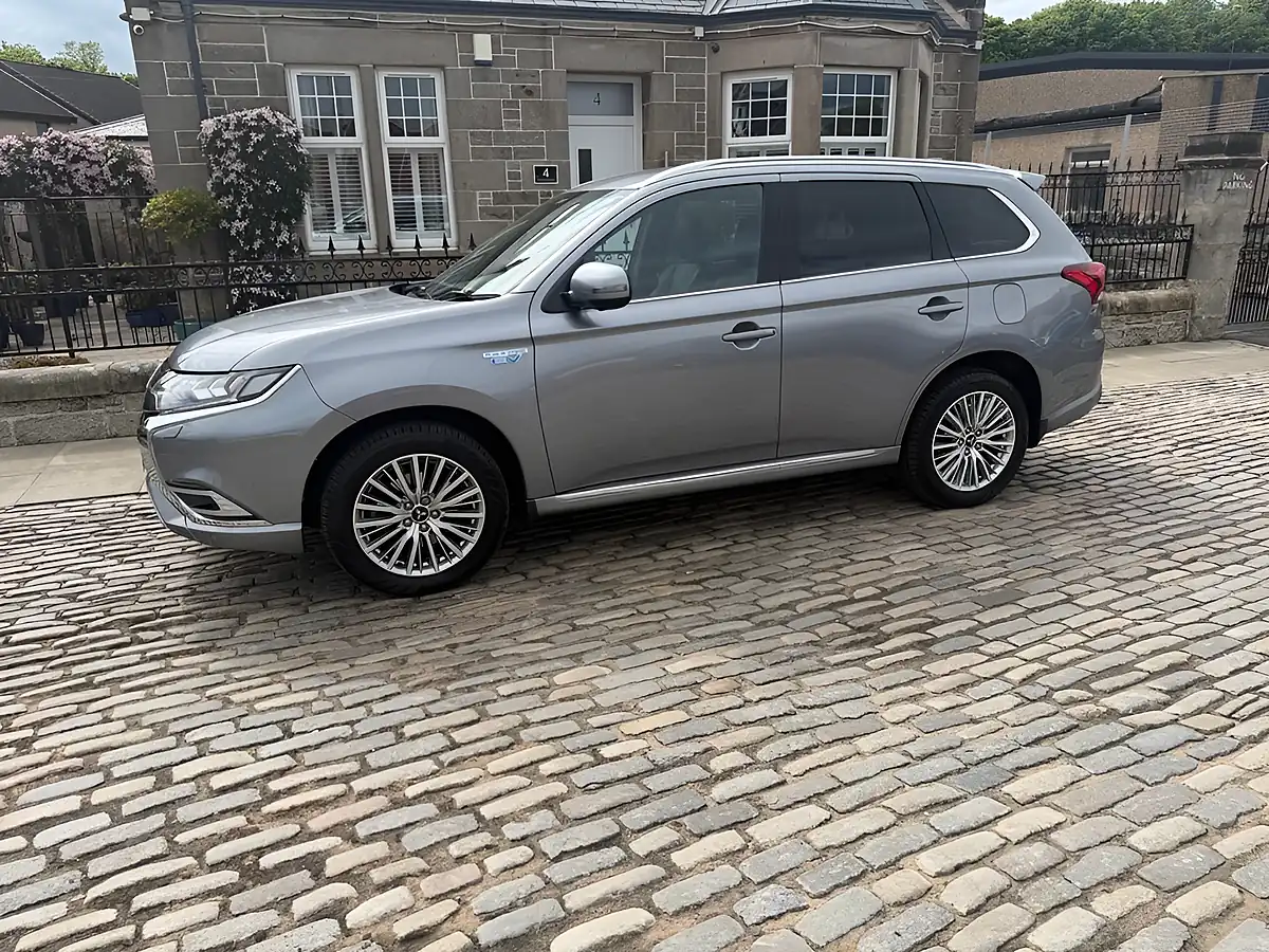 Used 2018 Mitsubishi Outlander Atlantic Grey - Interior and Exterior details 5