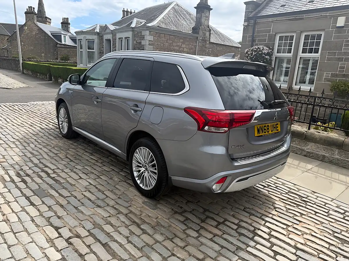 Used 2018 Mitsubishi Outlander Atlantic Grey - Interior and Exterior details 6