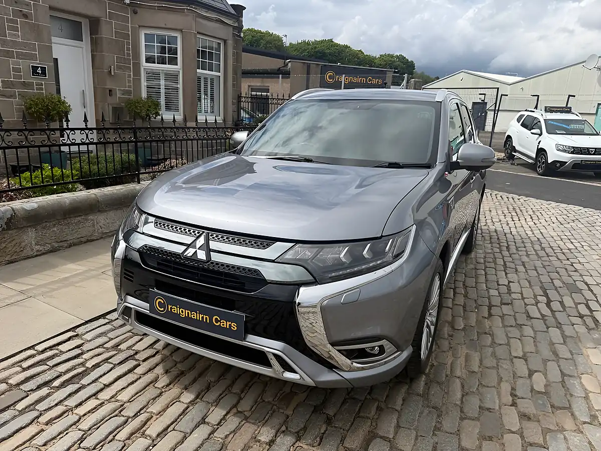 Used 2018 Mitsubishi Outlander Atlantic Grey - Interior and Exterior details 7