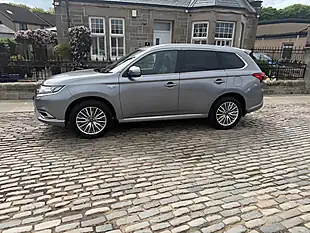 Used 2018 Mitsubishi Outlander Atlantic Grey - Interior and Exterior details 8
