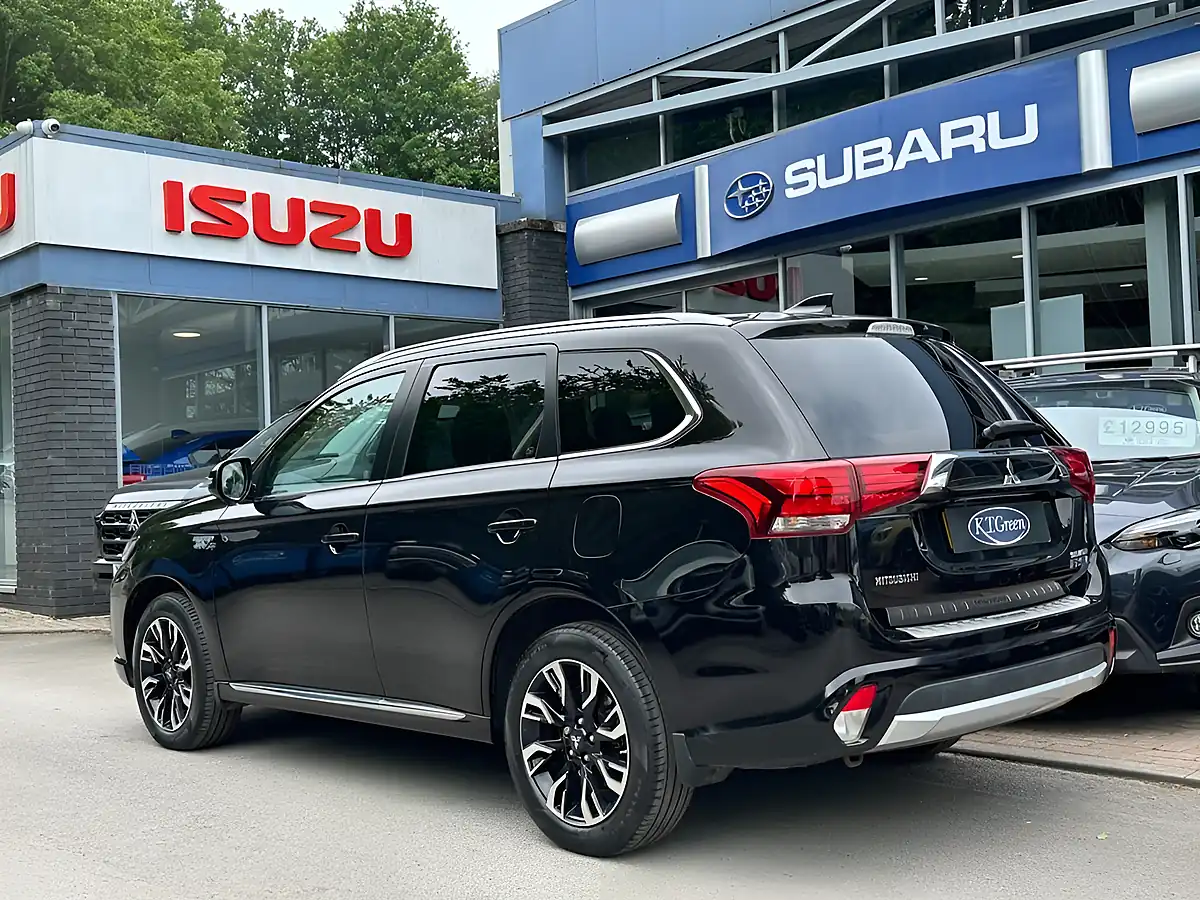 Used 2018 Mitsubishi Outlander Black - Interior and Exterior details 3